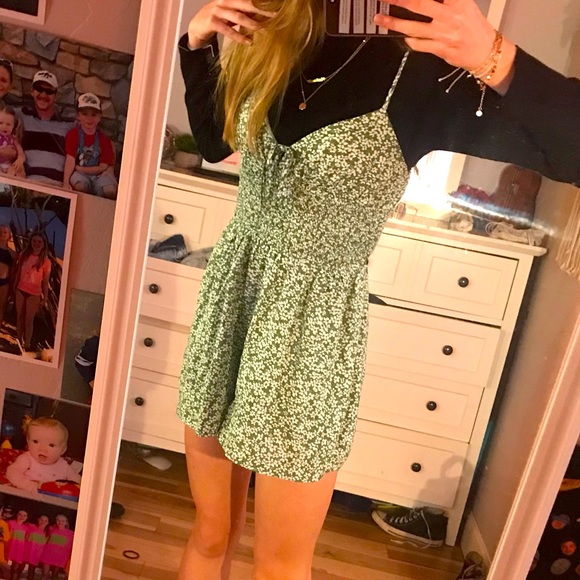 Light green romper with white little flowers. - Picture 1 of 1